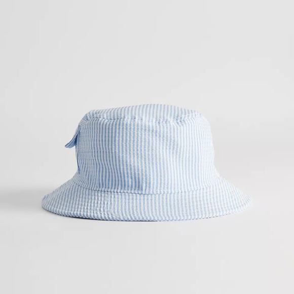 Urban Outfitters Seersucker Pocket Bucket Hat NWT - Light Blue - Picture 1 of 5